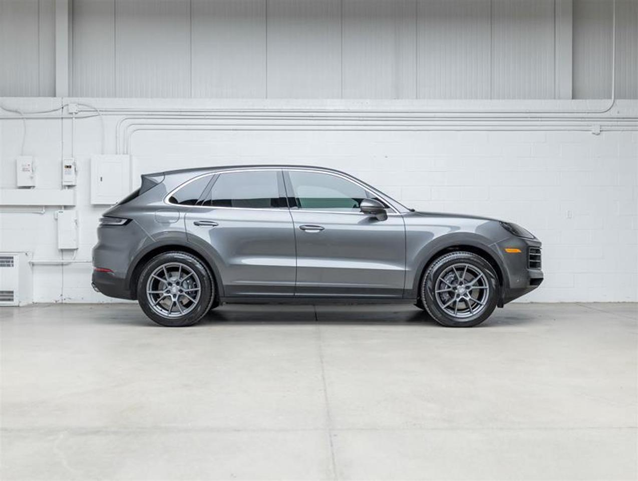 2024 Porsche Cayenne  Photo