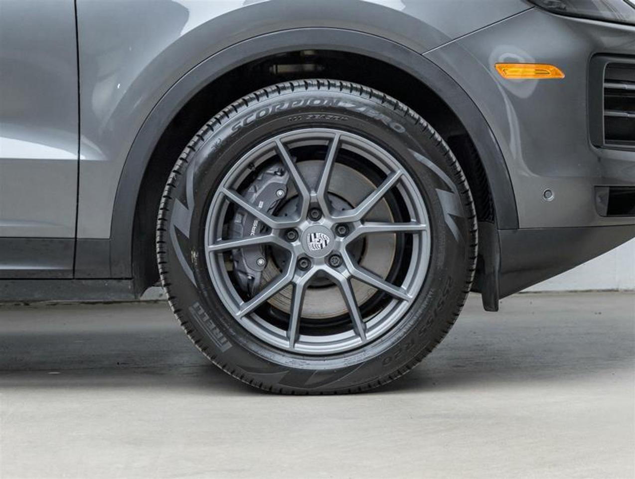 2024 Porsche Cayenne  Photo