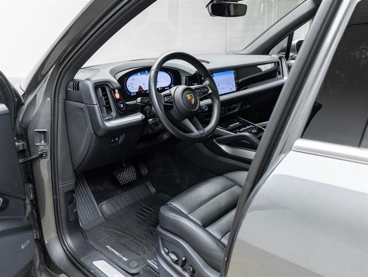 2024 Porsche Cayenne  Photo