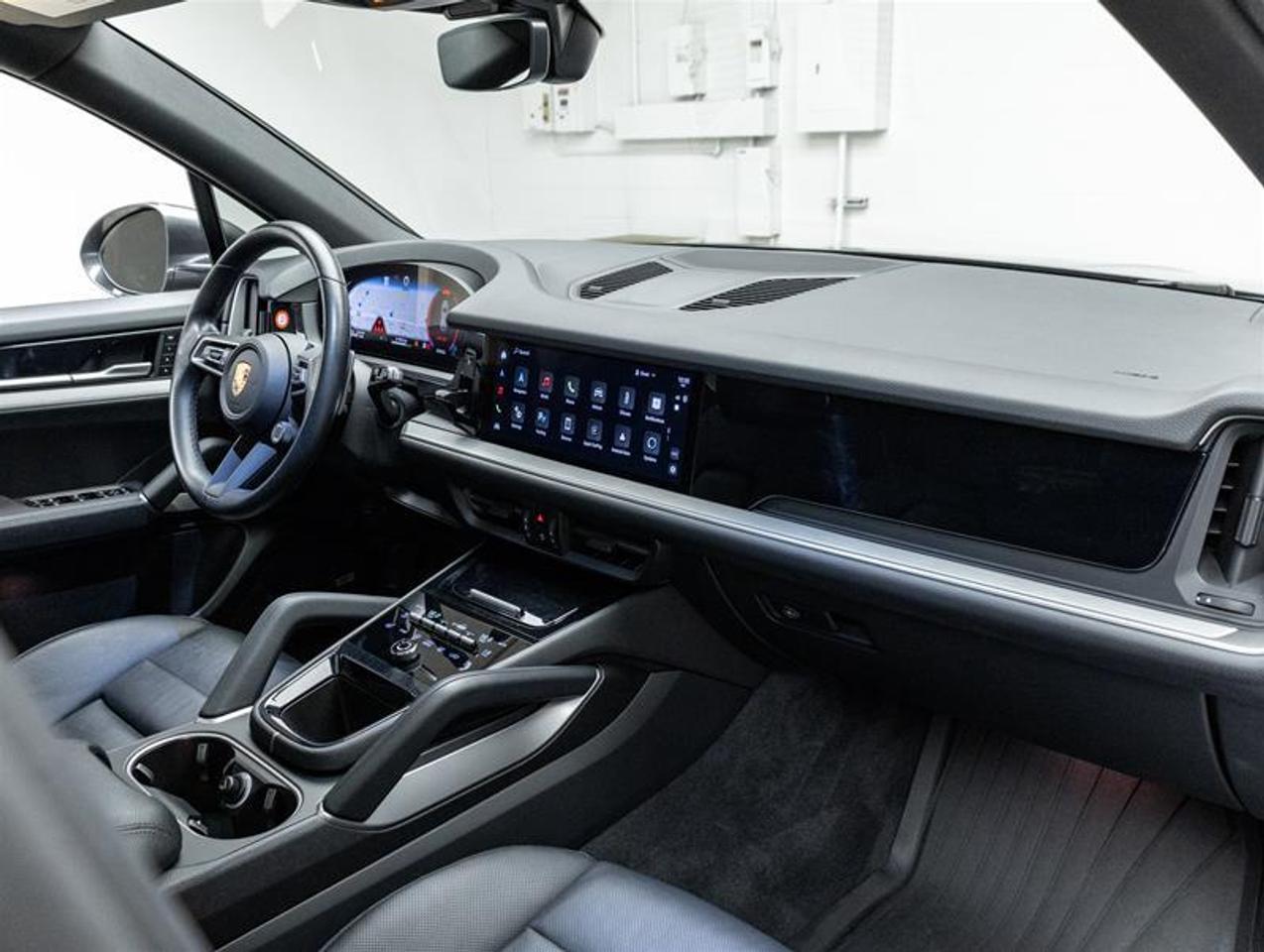 2024 Porsche Cayenne  Photo