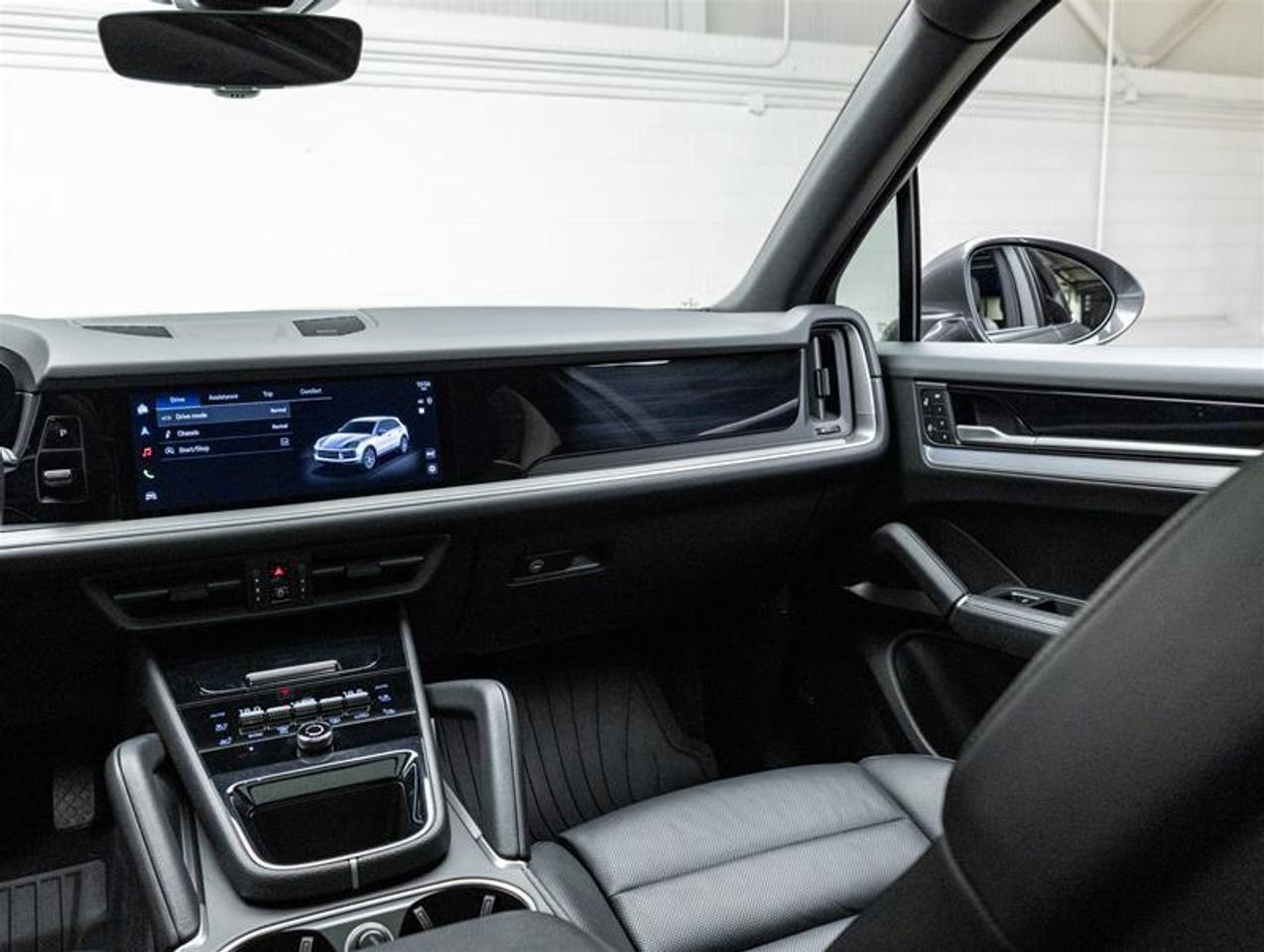 2024 Porsche Cayenne  Photo