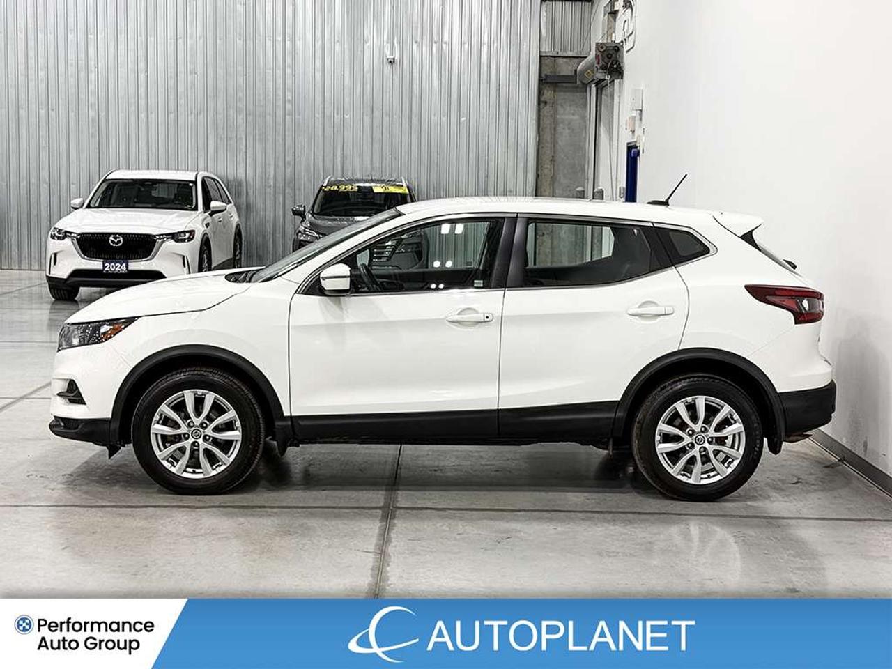 2023 Nissan Qashqai S, Back Up Cam, Heated Seats, Android Auto! Photo