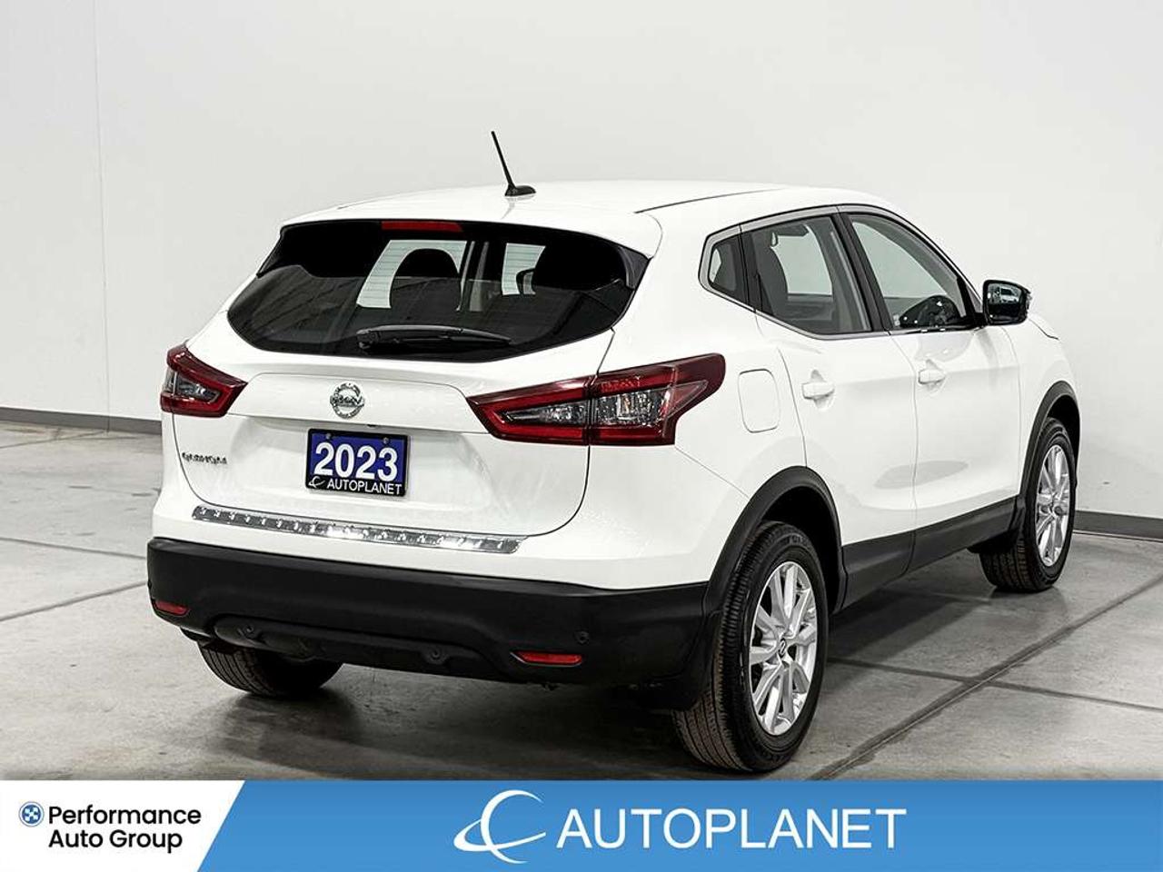 2023 Nissan Qashqai S, Back Up Cam, Heated Seats, Android Auto! Photo