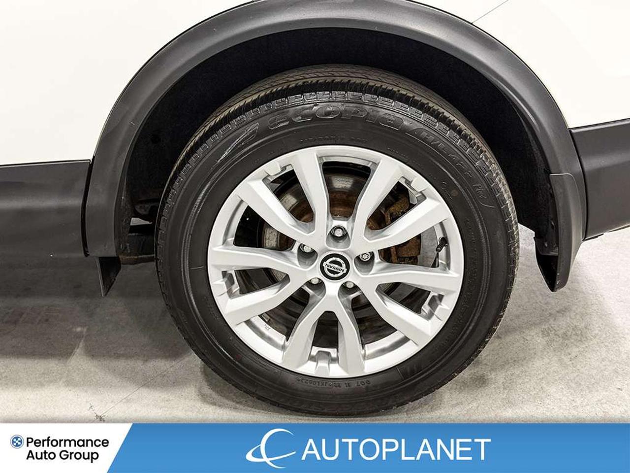 2023 Nissan Qashqai S, Back Up Cam, Heated Seats, Android Auto! Photo