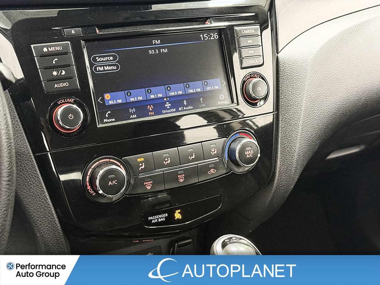 2023 Nissan Qashqai S, Back Up Cam, Heated Seats, Android Auto! Photo