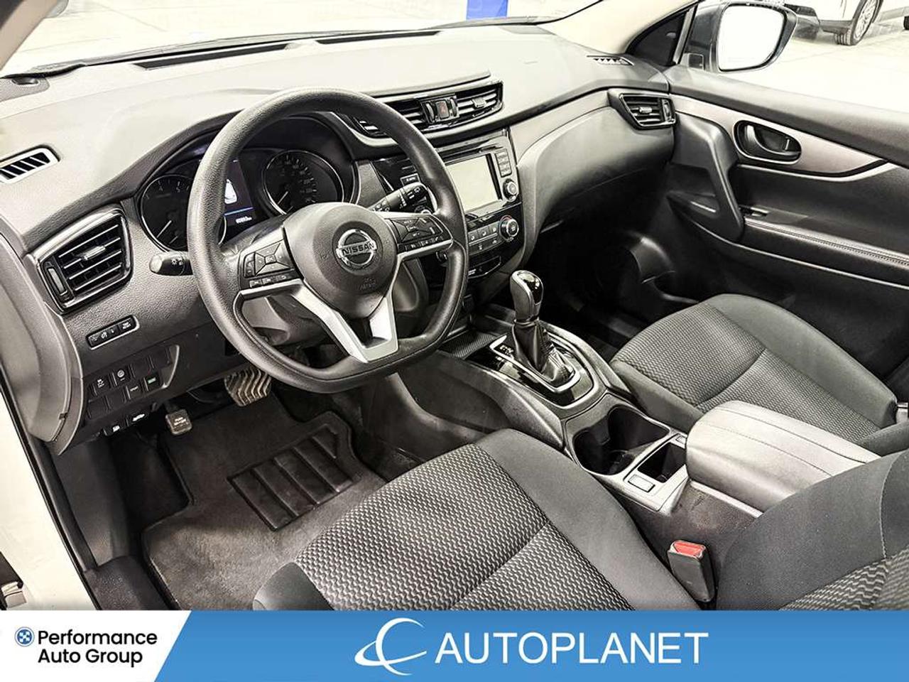 2023 Nissan Qashqai S, Back Up Cam, Heated Seats, Android Auto! Photo