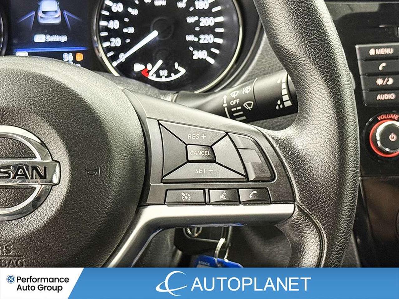 2023 Nissan Qashqai S, Back Up Cam, Heated Seats, Android Auto! Photo