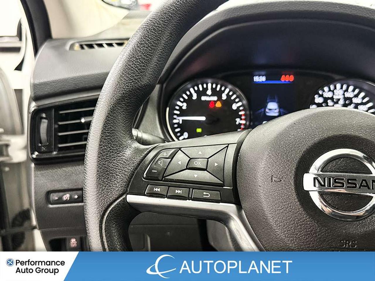 2023 Nissan Qashqai S, Back Up Cam, Heated Seats, Android Auto! Photo