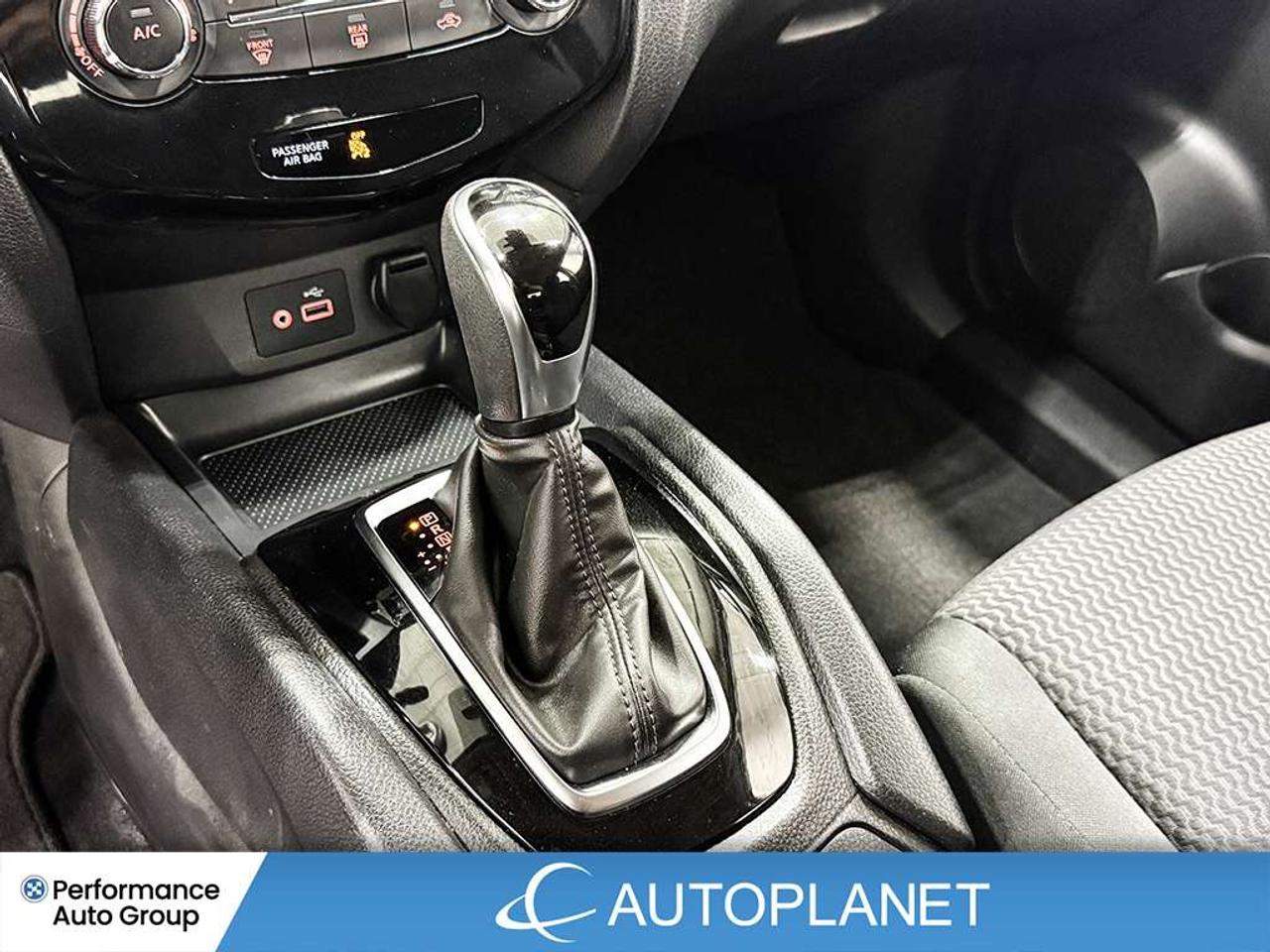 2023 Nissan Qashqai S, Back Up Cam, Heated Seats, Android Auto! Photo