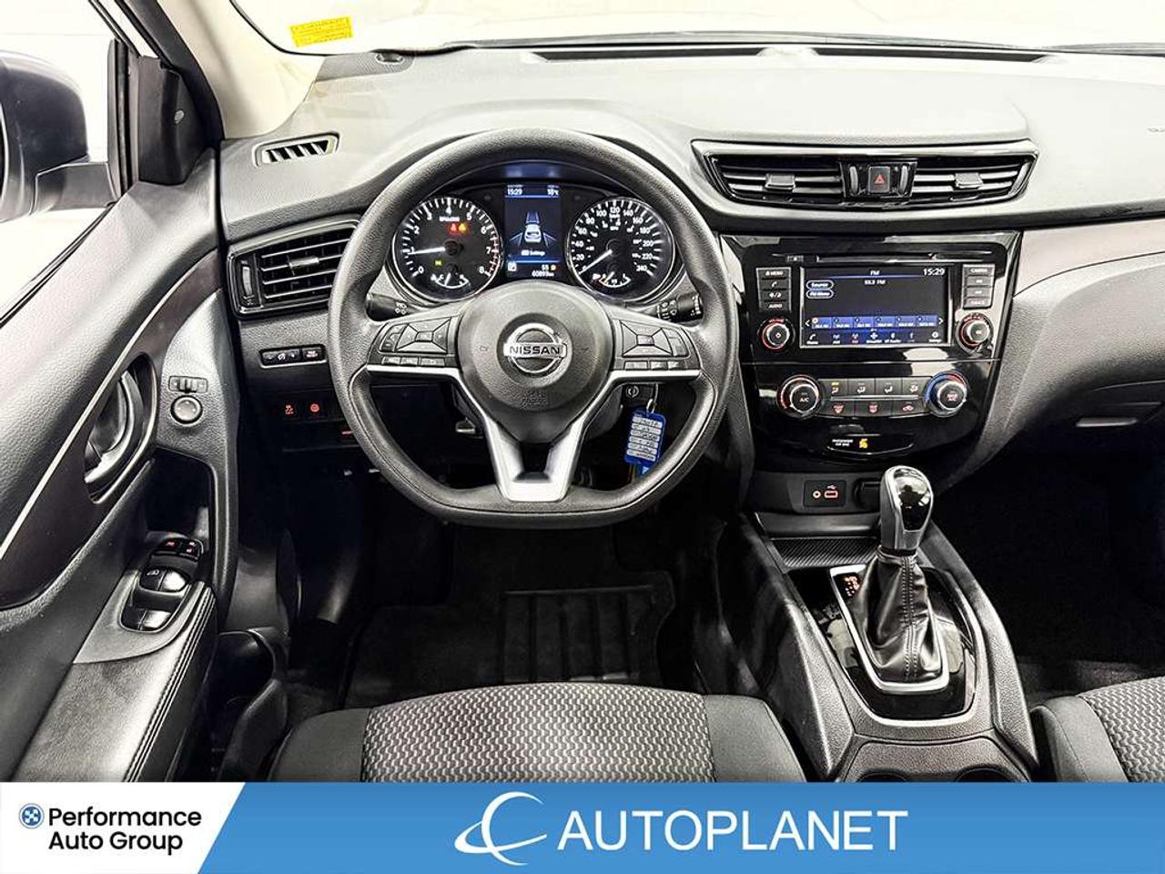 2023 Nissan Qashqai S, Back Up Cam, Heated Seats, Android Auto! Photo