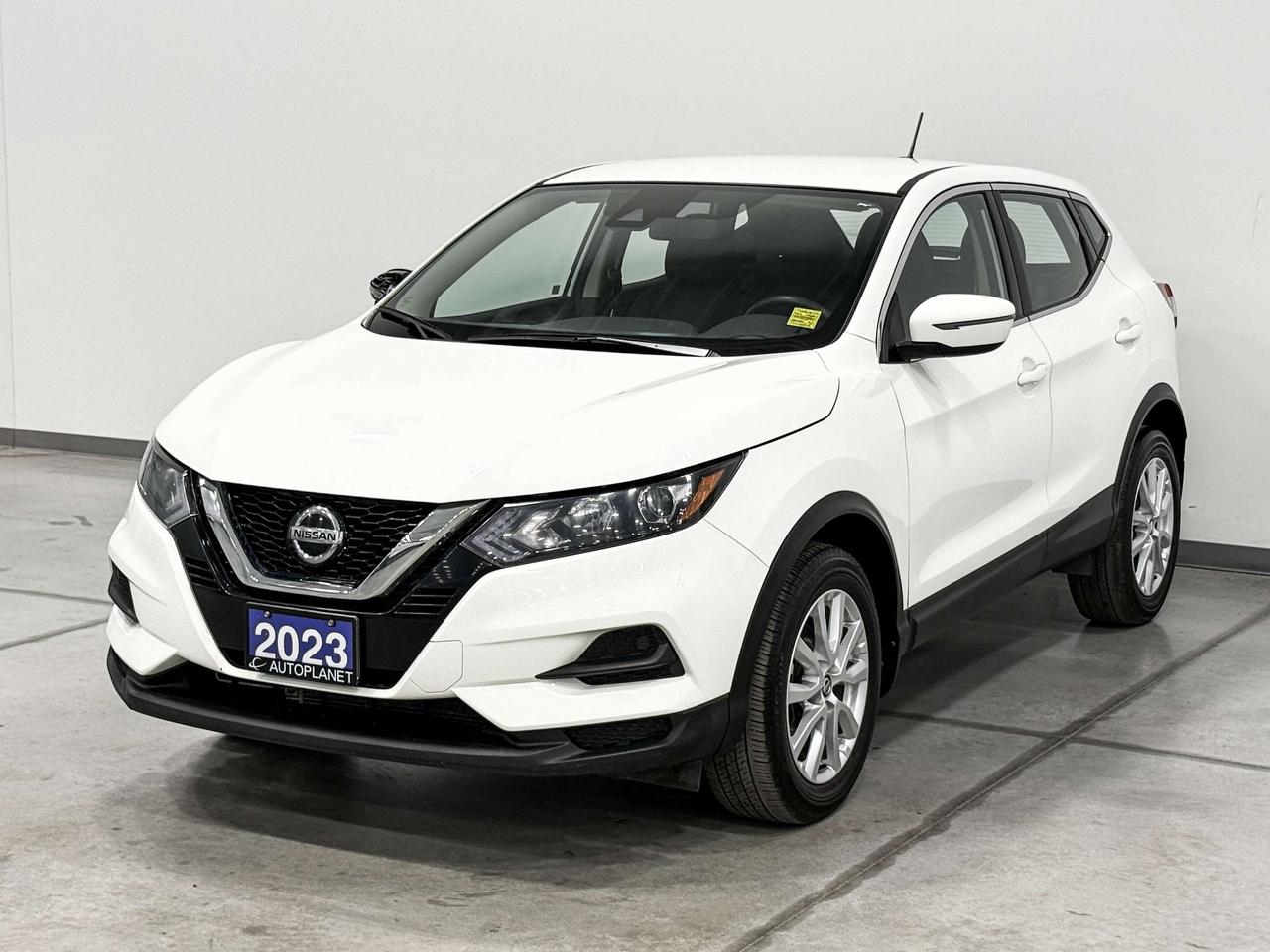 2023 Nissan Qashqai S, Back Up Cam, Heated Seats, Android Auto! Photo