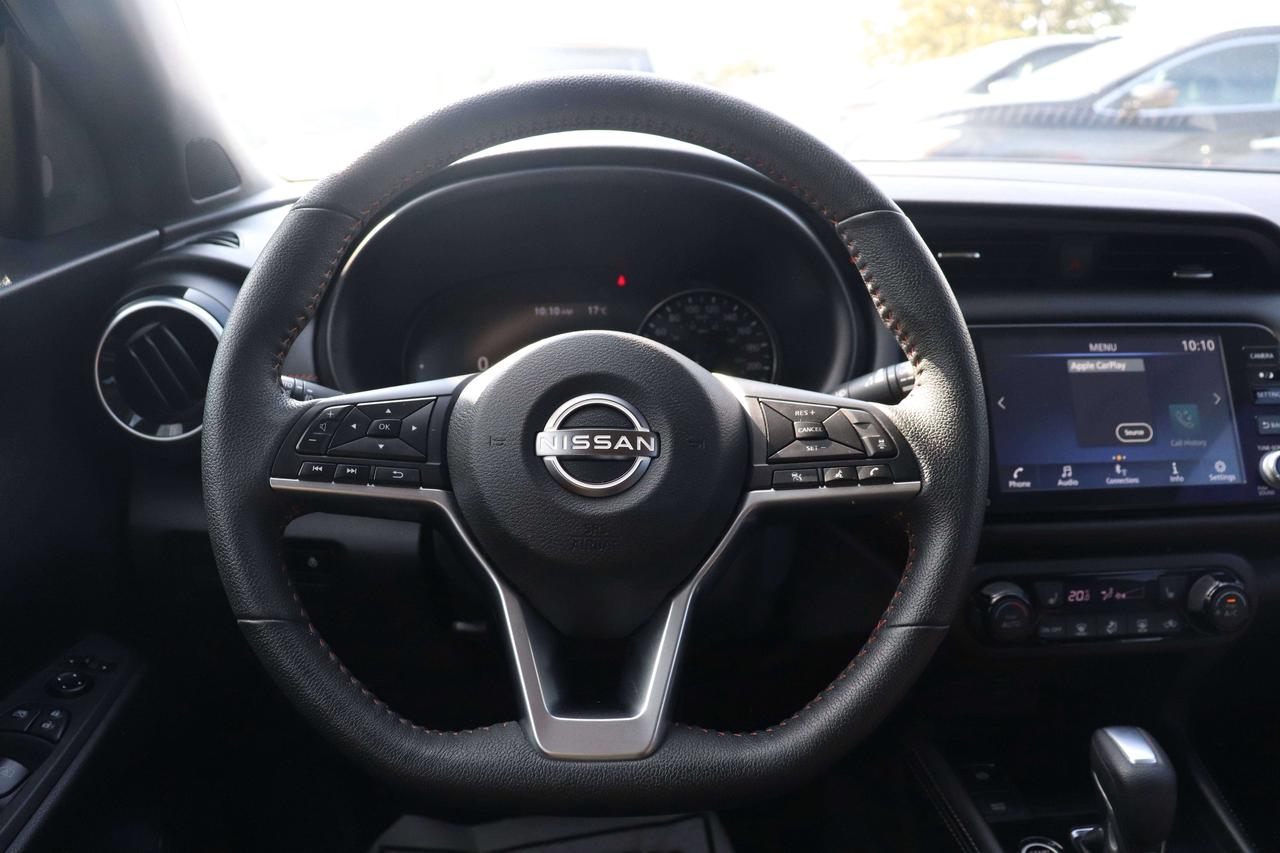 2023 Nissan Kicks ONE OWNER NO ACCIDENTS CARPLAY REMOTESTART Photo