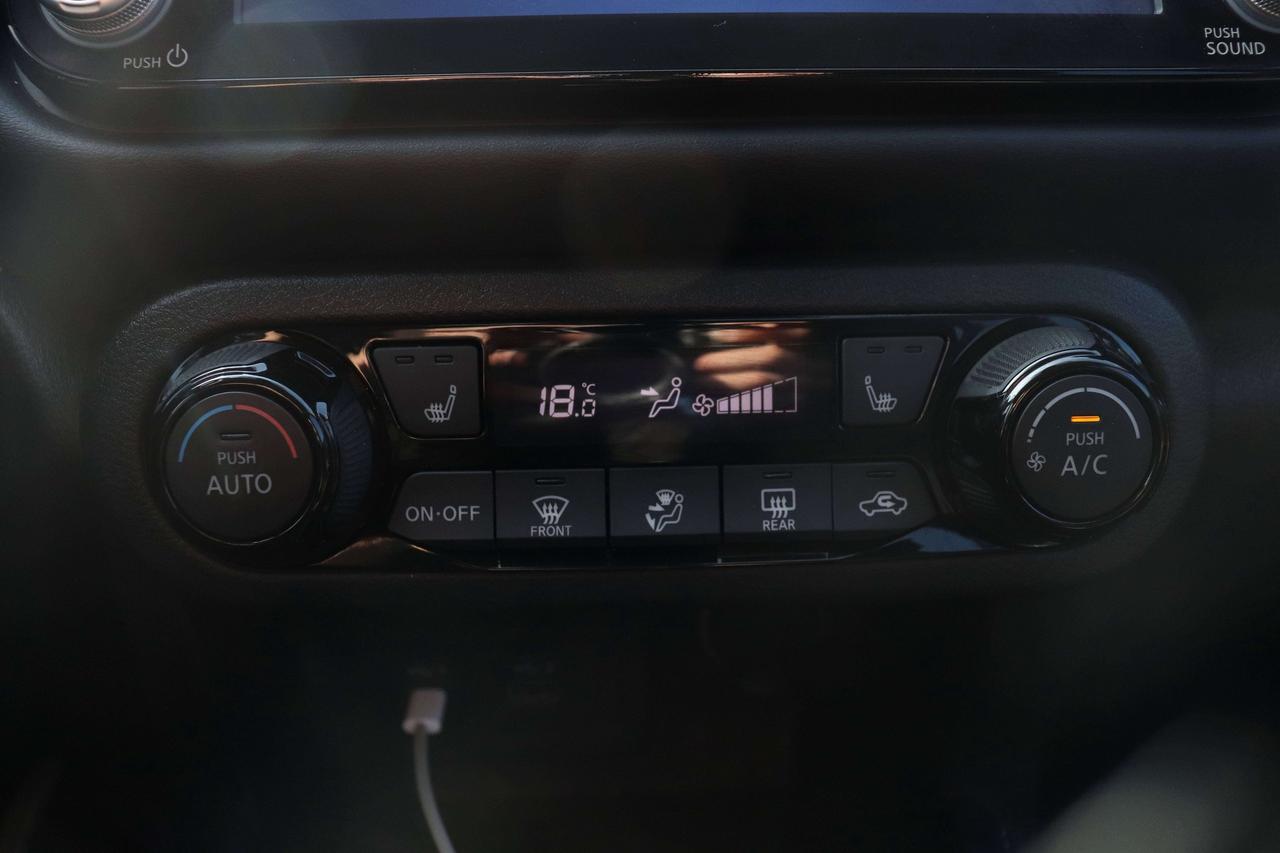 2023 Nissan Kicks ONE OWNER NO ACCIDENTS CARPLAY REMOTESTART Photo