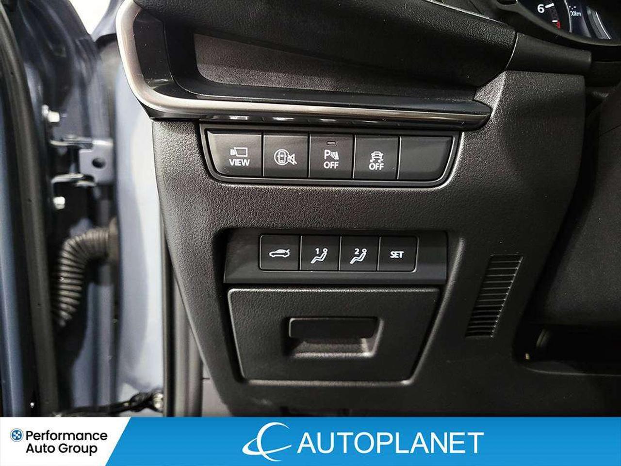 2025 Mazda 3 GT, Heads Up Display, unroof, Bluetooth,New Tires! Photo