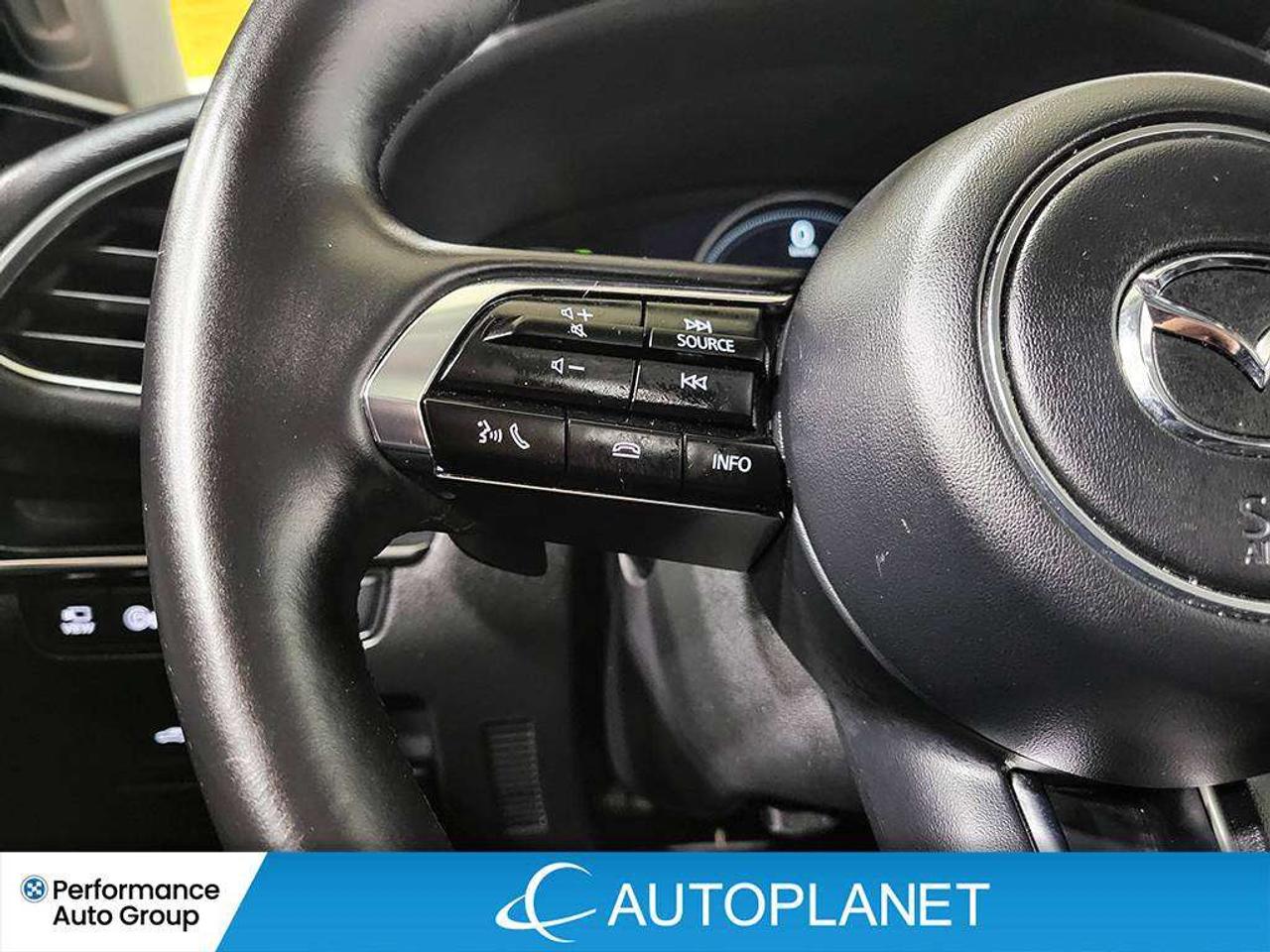 2025 Mazda 3 GT, Heads Up Display, unroof, Bluetooth,New Tires! Photo