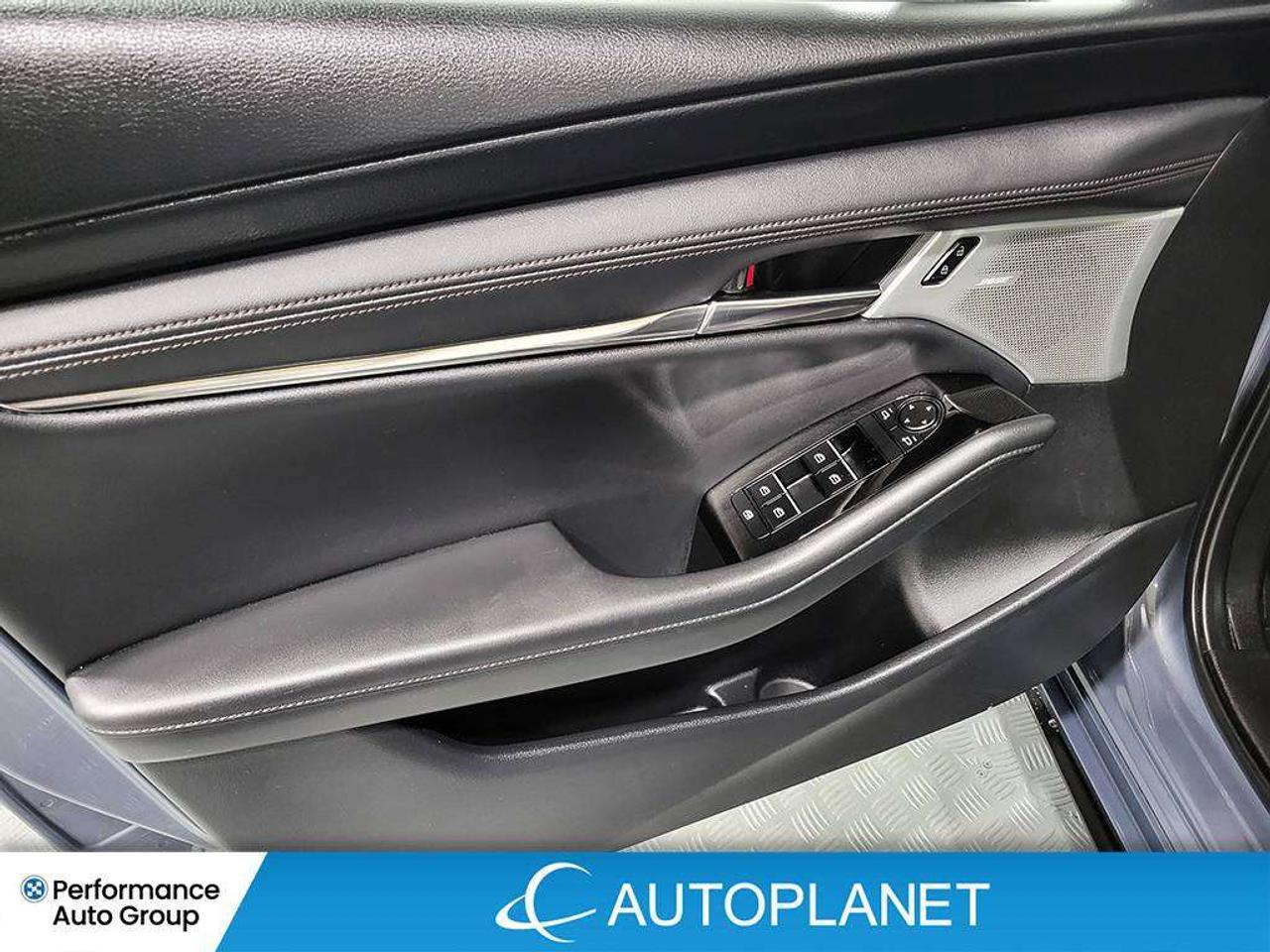 2025 Mazda 3 GT, Heads Up Display, unroof, Bluetooth,New Tires! Photo