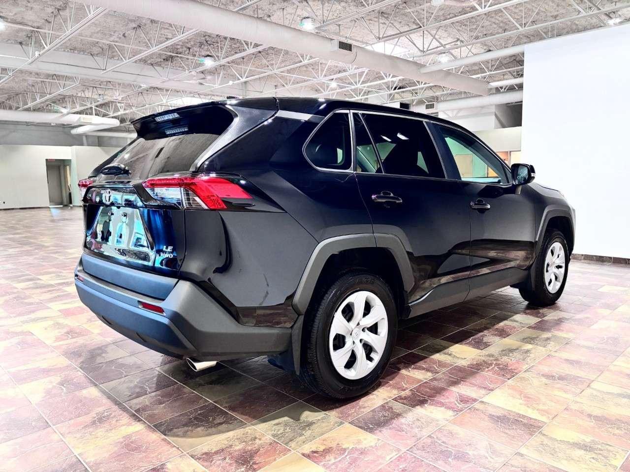 2025 Toyota RAV4 LE AWD Photo