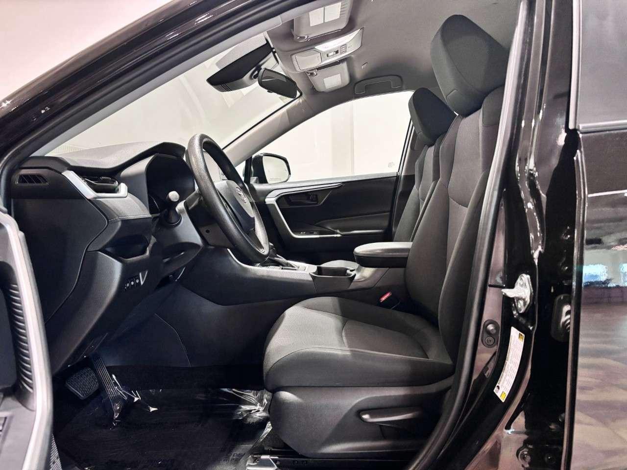 2025 Toyota RAV4 LE AWD Photo