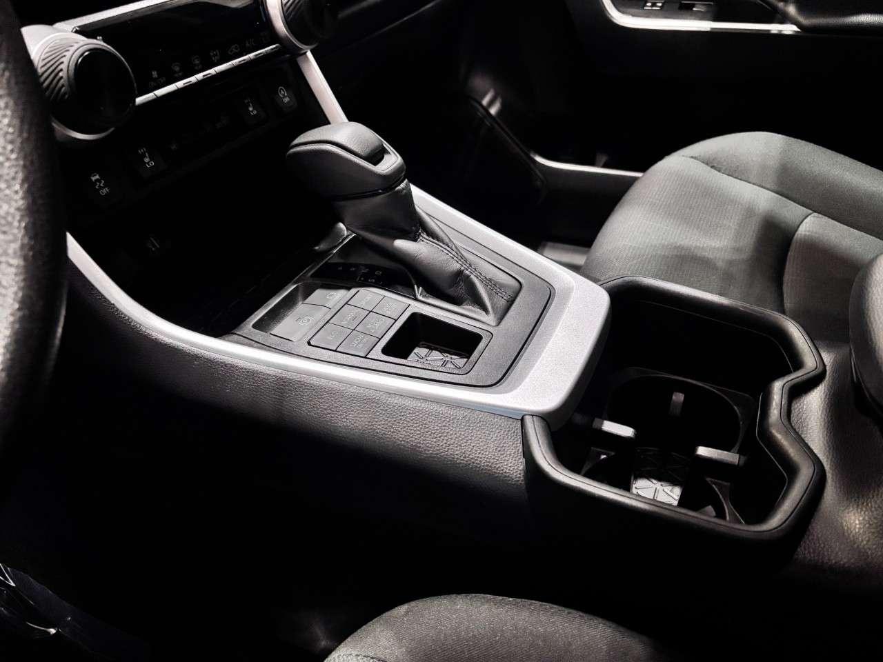 2025 Toyota RAV4 LE AWD Photo
