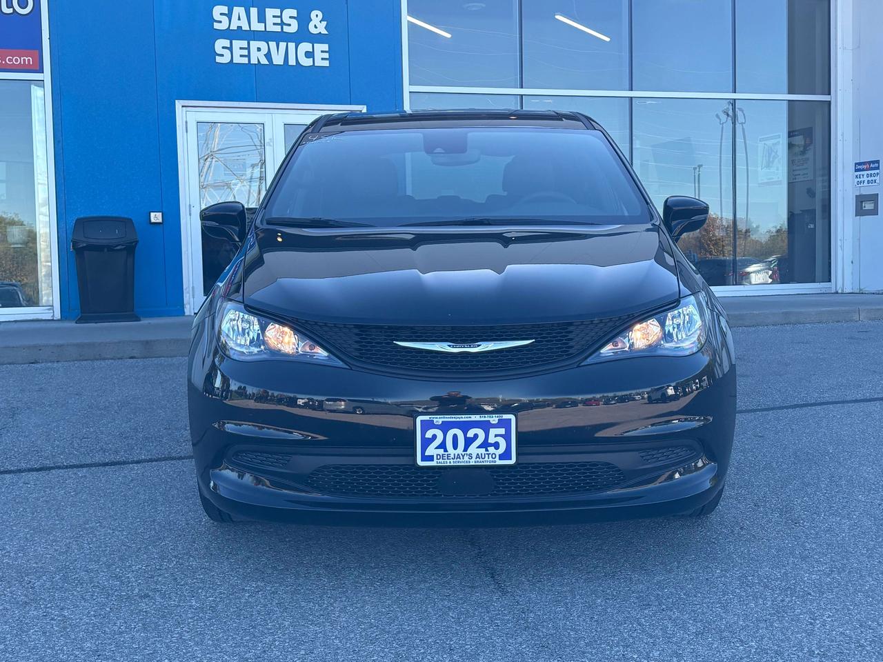 2025 Chrysler Grand Caravan SXT 2WD Photo5