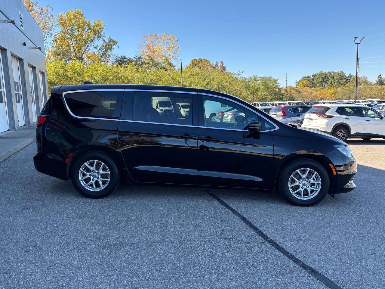 2025 Chrysler Grand Caravan SXT 2WD Photo