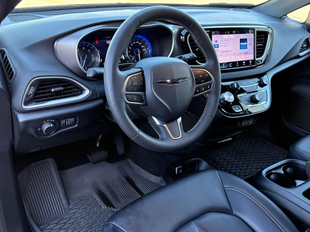 2025 Chrysler Grand Caravan SXT 2WD Photo