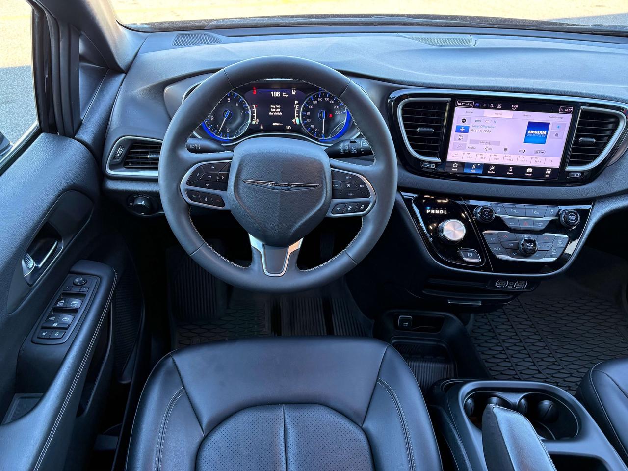 2025 Chrysler Grand Caravan SXT 2WD Photo