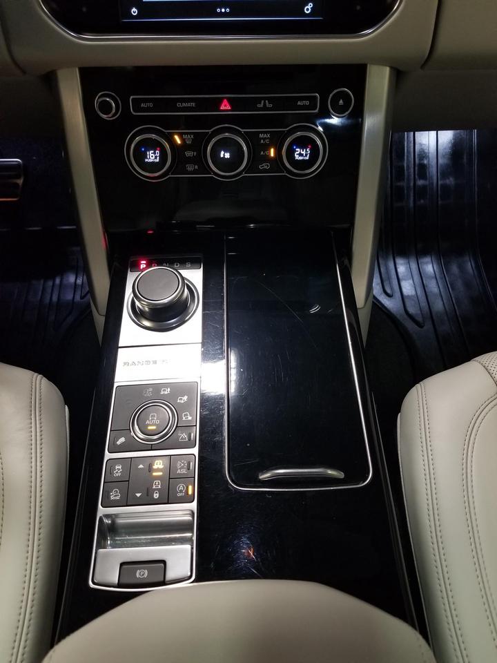 2016 Land Rover Range Rover 5.0L V8 Supercharged 4dr 4x4 Photo
