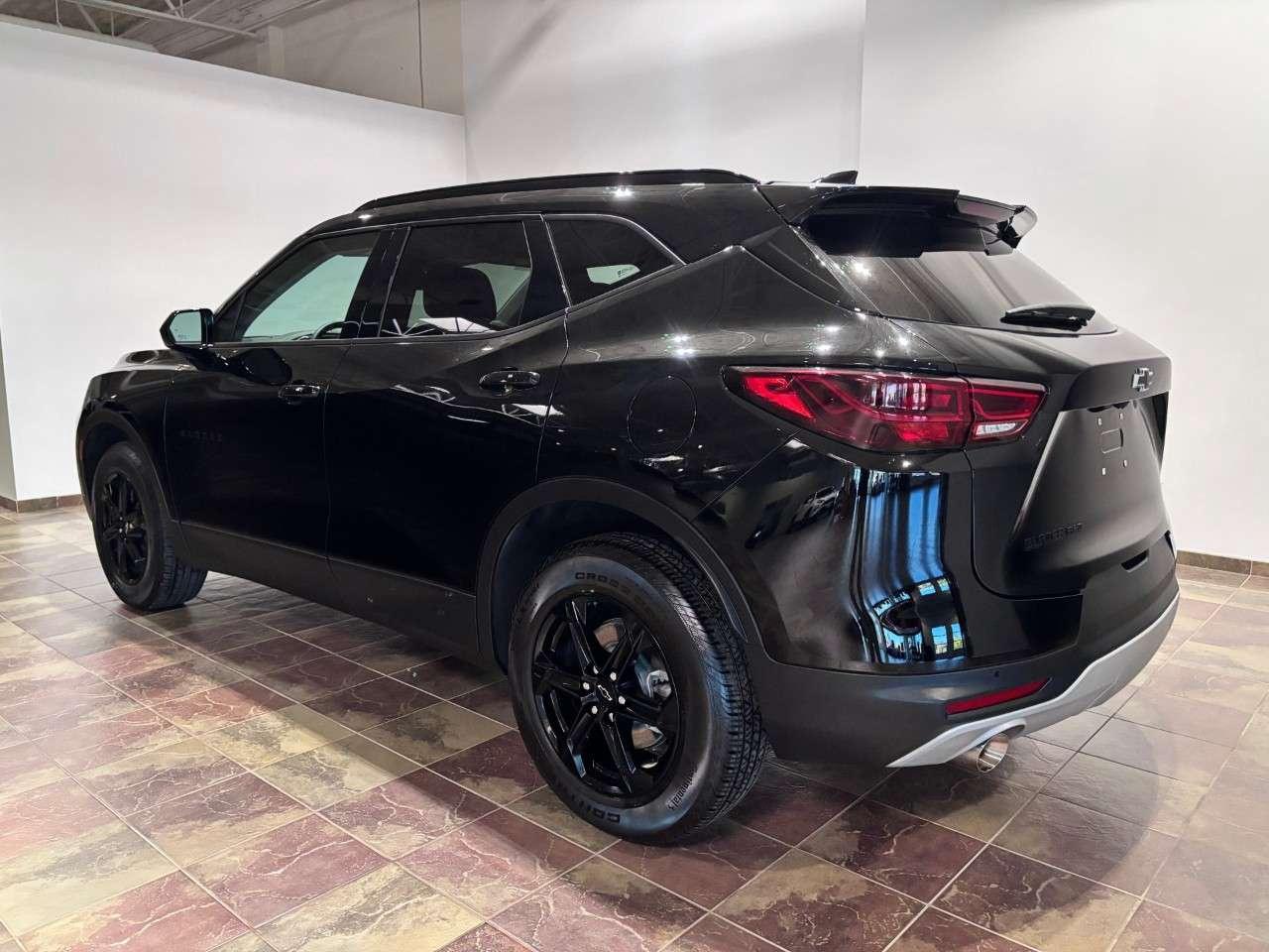 2025 Chevrolet Blazer LT AWD Photo2