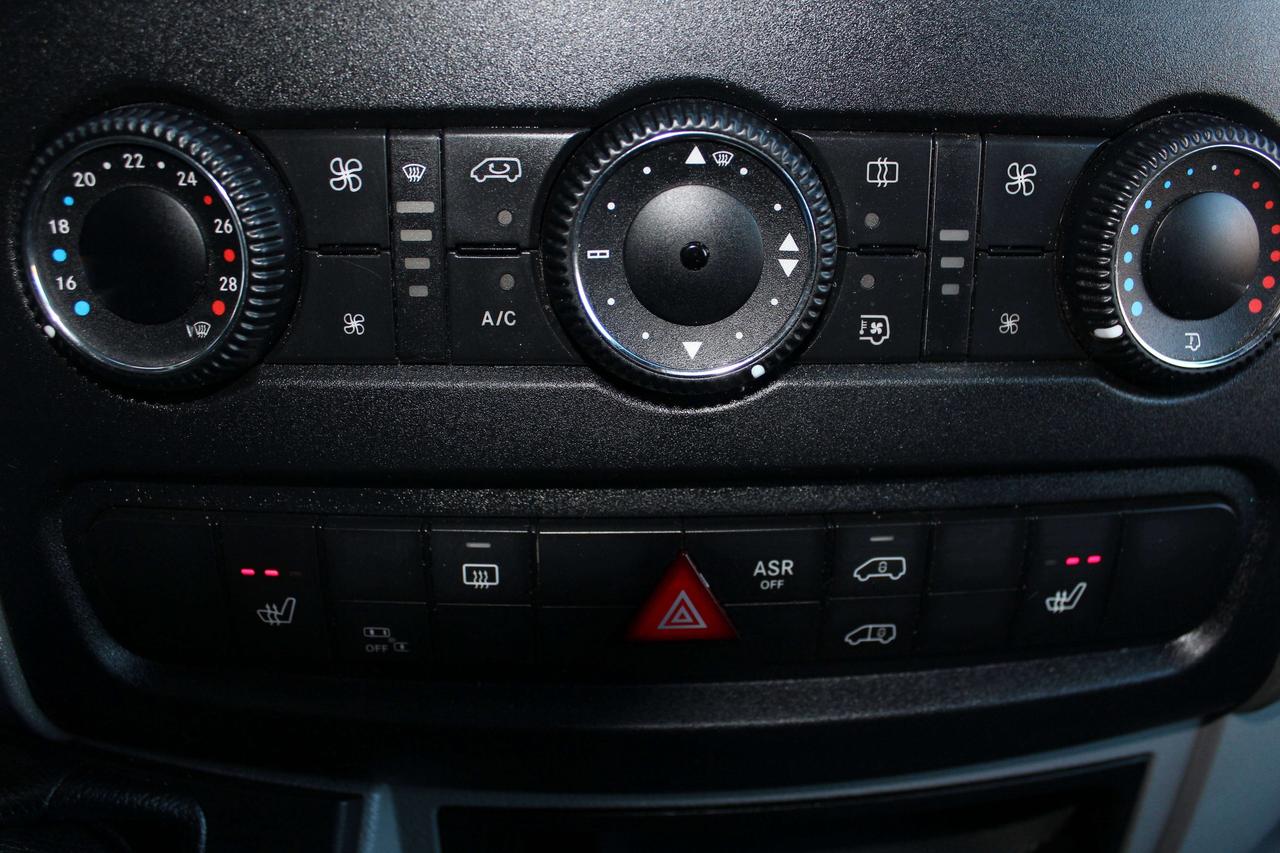 2016 Mercedes-Benz Sprinter 12 PASSENGERS - DUAL CLIMATE CONTROL - DIESEL Photo