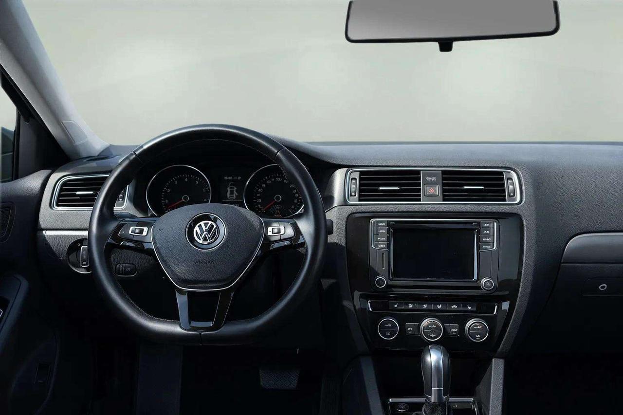 2017 Volkswagen Jetta 1.4 TSI Wolfsburg Edition Photo