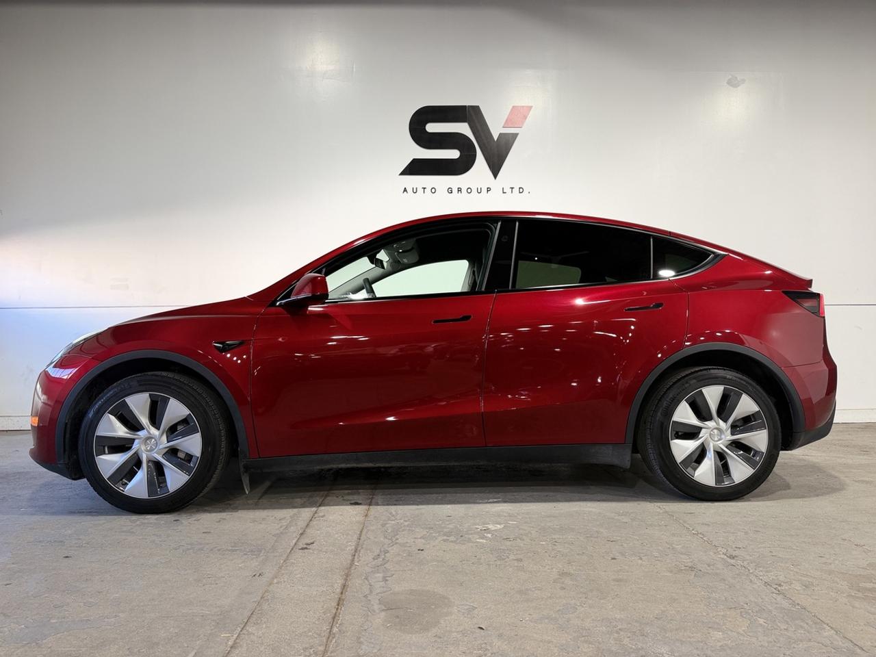 2024 Tesla Model Y LONG RANGE Photo