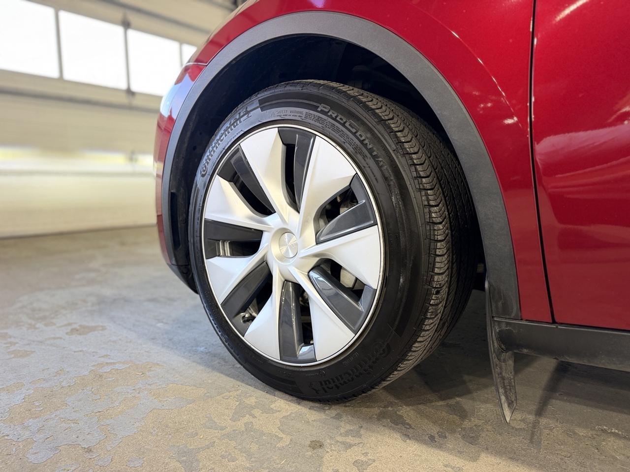 2024 Tesla Model Y LONG RANGE Photo2