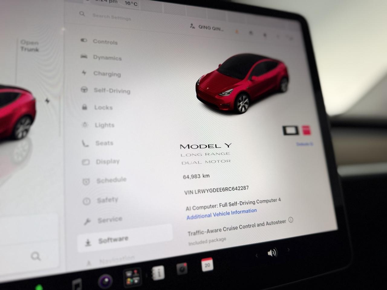 2024 Tesla Model Y LONG RANGE Photo