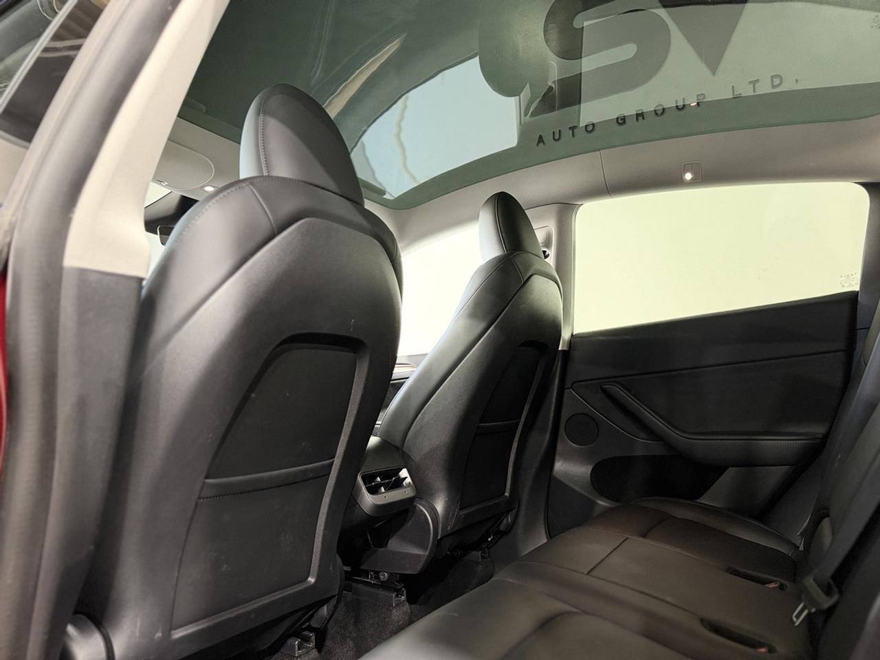 2024 Tesla Model Y LONG RANGE Photo