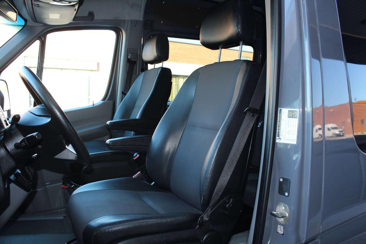 2016 Mercedes-Benz Sprinter 12 PASSENGERS - DUAL CLIMATE - DIESEL Photo