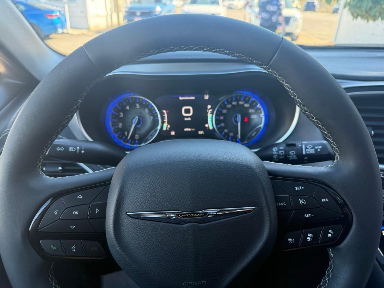 2025 Chrysler Pacifica Limited Front-Wheel Drive Passenger Van Photo