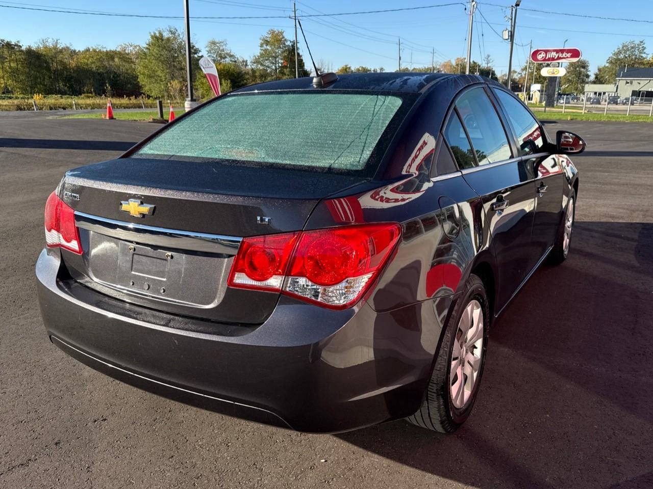 2016 Chevrolet Cruze Limited LT 1LT 4dr Sedan Photo4