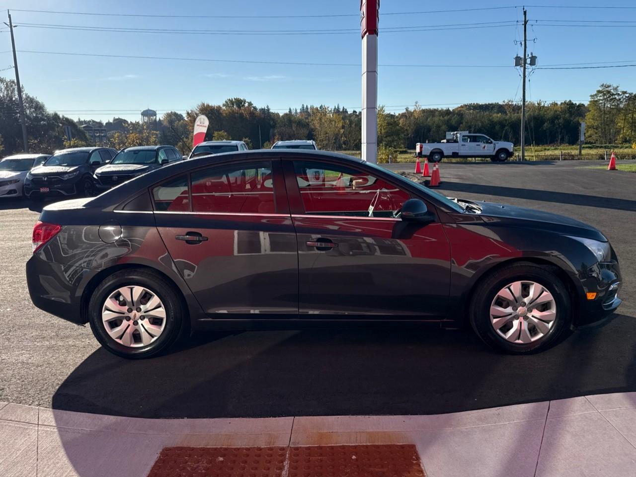 2016 Chevrolet Cruze Limited LT 1LT 4dr Sedan Photo