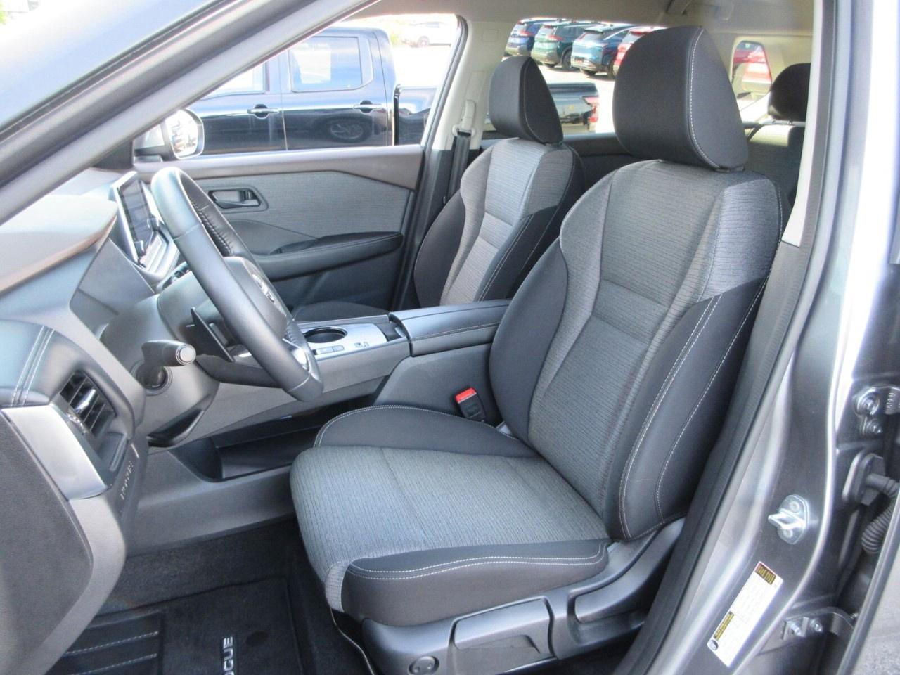 2022 Nissan Rogue FWD S Photo