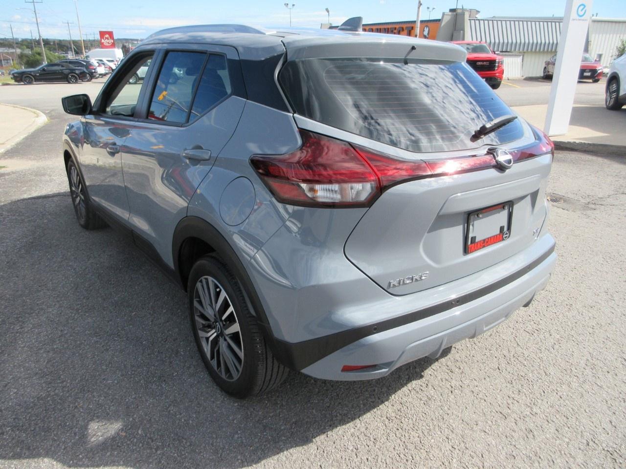 2024 Nissan Kicks SV FWD Photo2
