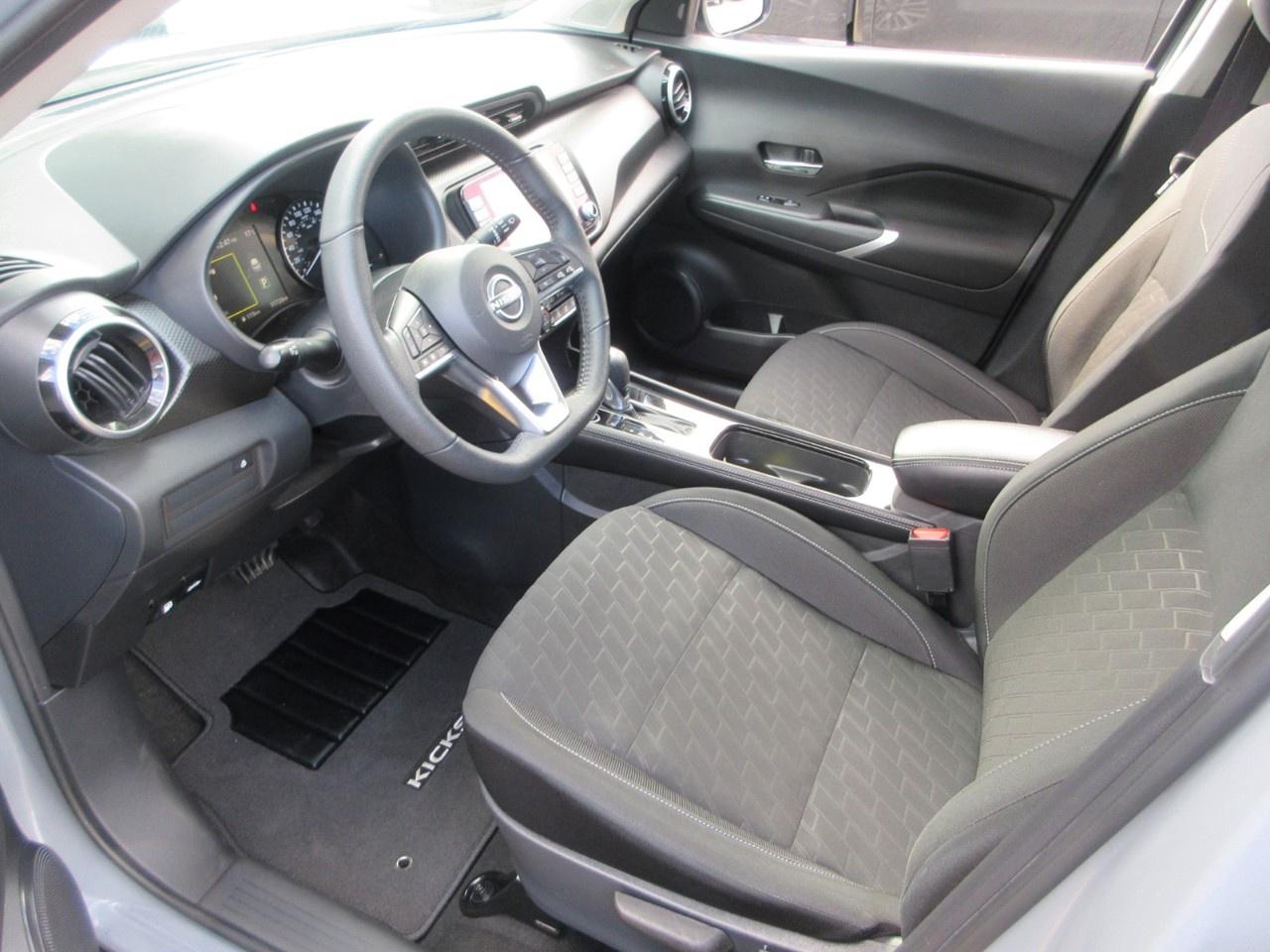 2024 Nissan Kicks SV FWD Photo