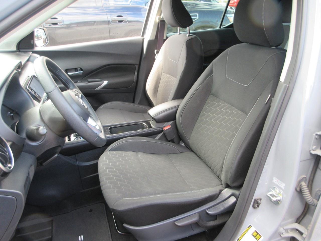 2024 Nissan Kicks SV FWD Photo