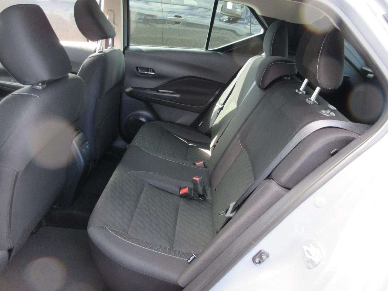 2024 Nissan Kicks SV FWD Photo