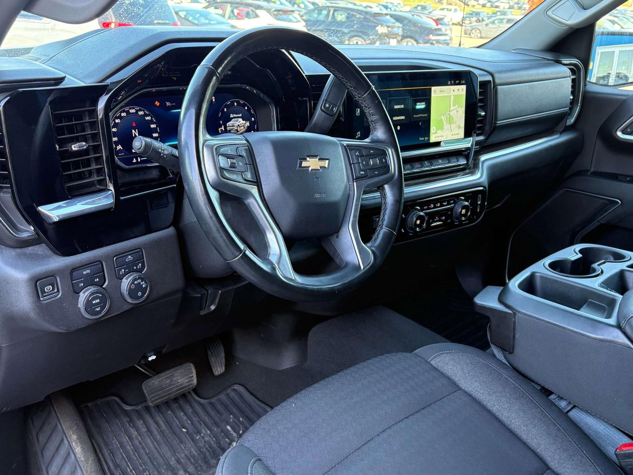 2025 Chevrolet Silverado 1500 LT Photo