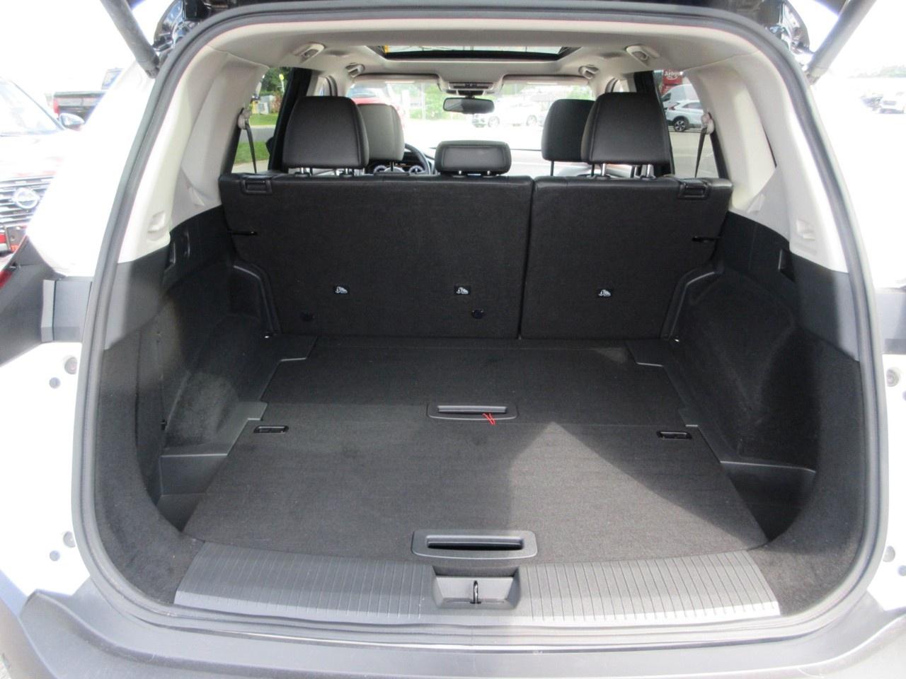 2022 Nissan Rogue AWD Platinum Photo