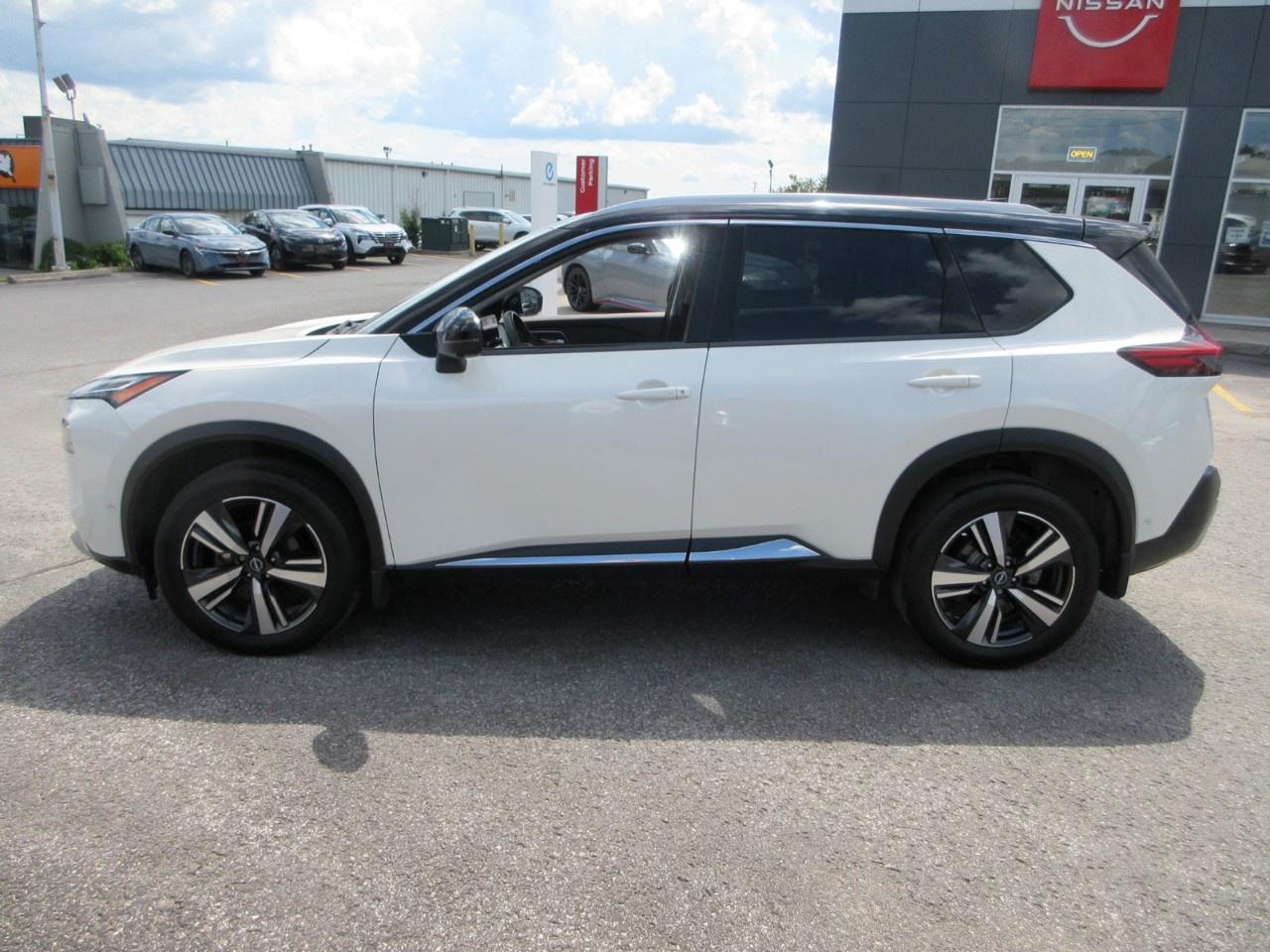 2022 Nissan Rogue AWD Platinum Photo1