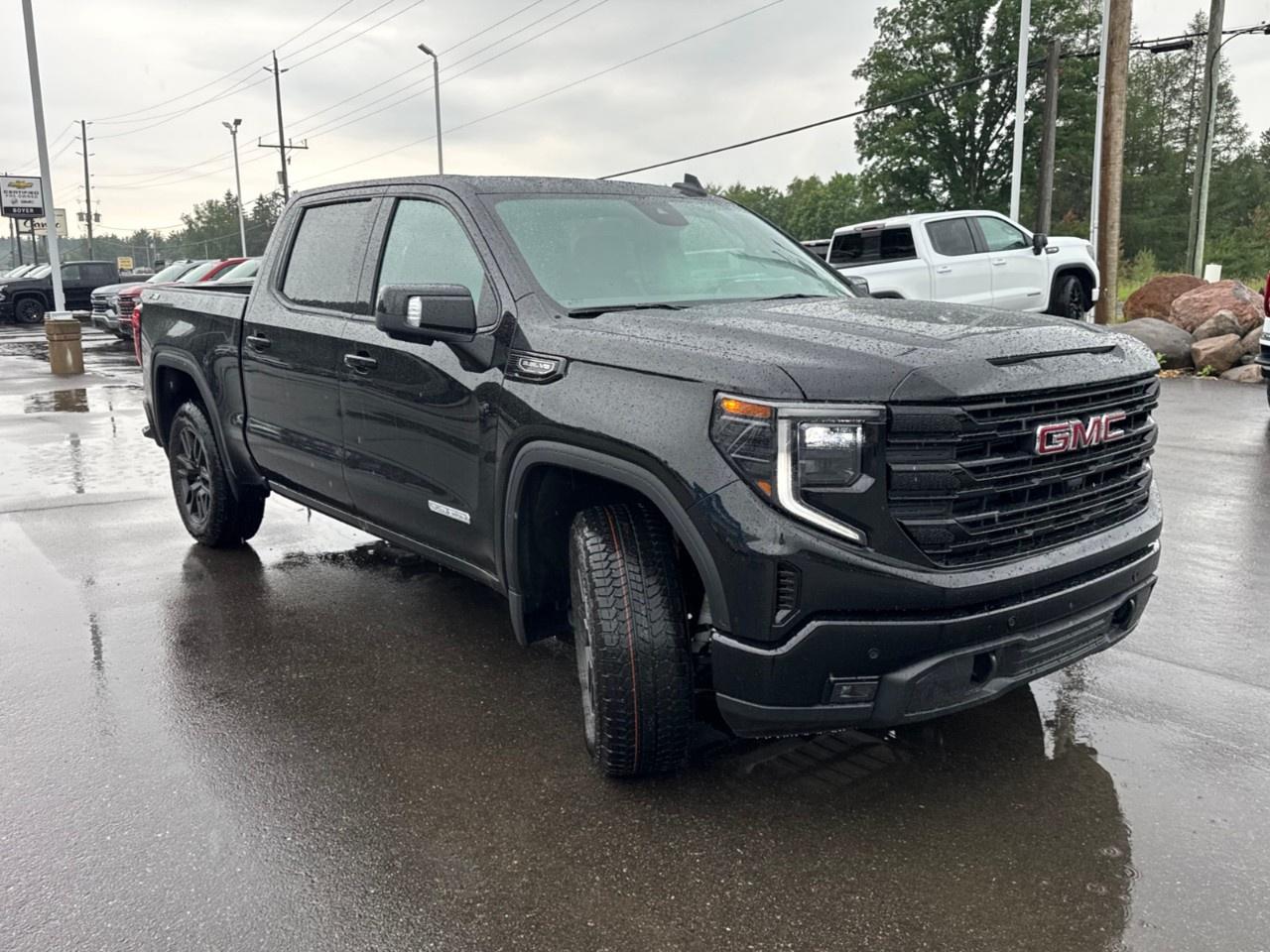 2026 GMC Sierra 1500 Crew Cab Short Box 4-Wheel Drive Elevation Photo4