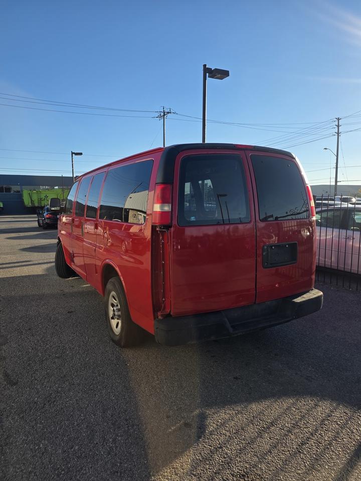 2011 GMC Savana LS Photo