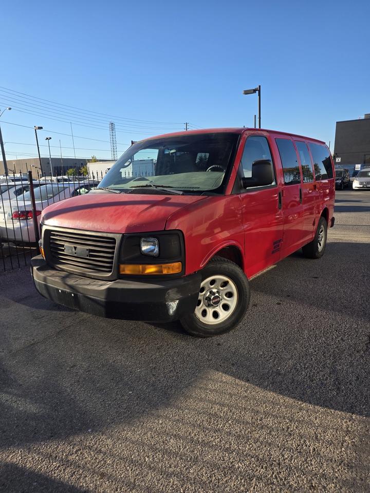 2011 GMC Savana LS Photo0
